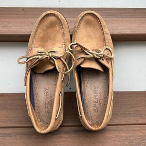 Sperry Top-Sider men’s 8.5. Worn but still have life left.